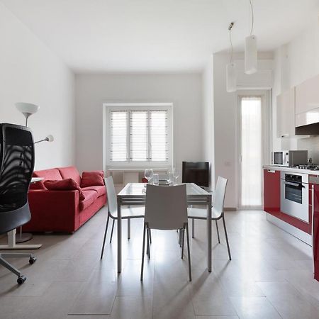 Appartement Cozy Apt With Balcony - Mm2 Sant'Agostino à Milan Extérieur photo