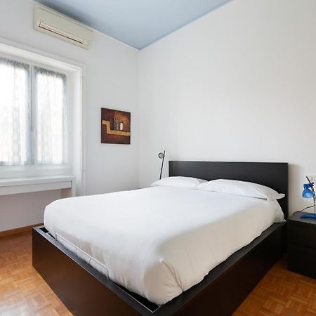 Appartement Cozy Apt With Balcony - Mm2 Sant'Agostino à Milan Extérieur photo