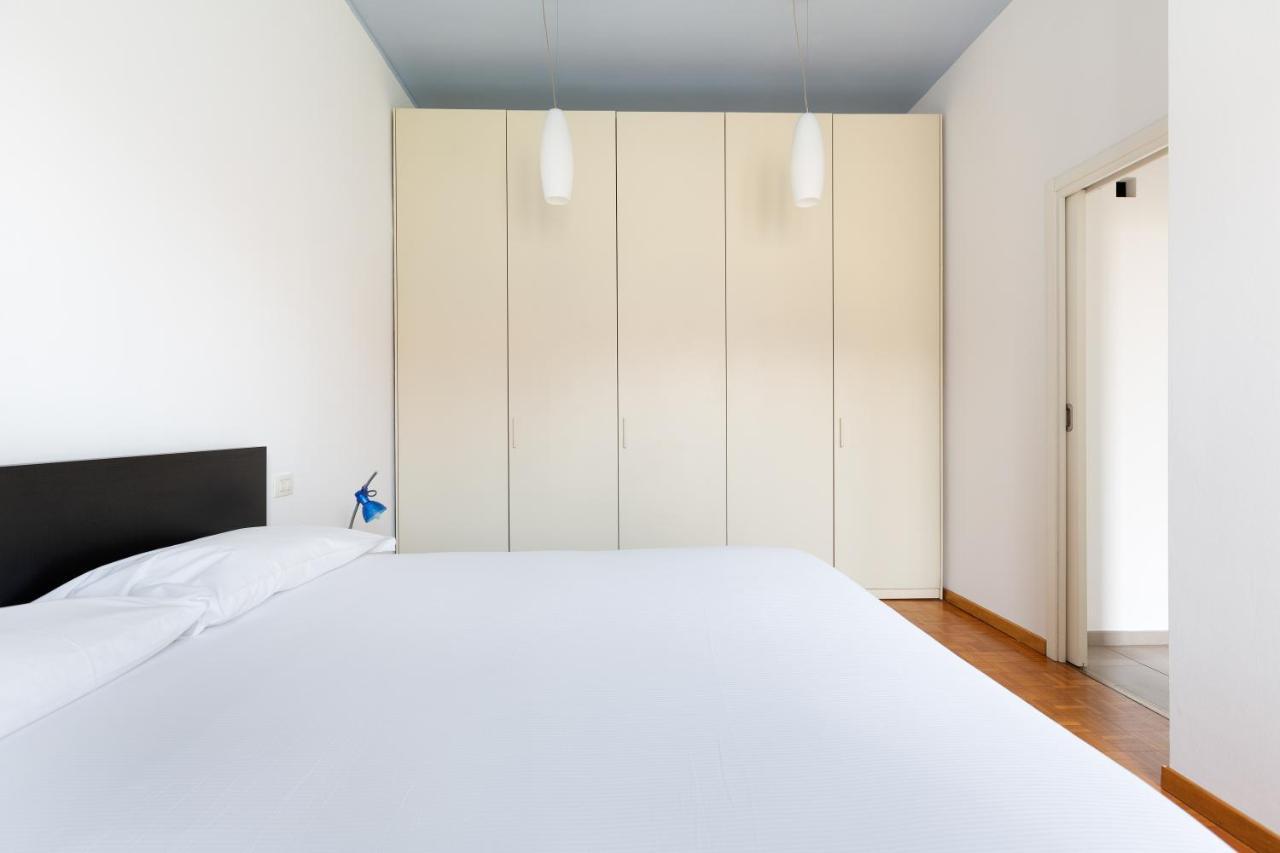 Appartement Cozy Apt With Balcony - Mm2 Sant'Agostino à Milan Extérieur photo