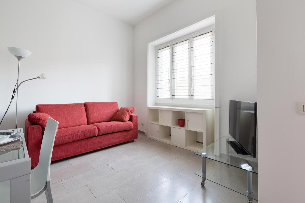 Appartement Cozy Apt With Balcony - Mm2 Sant'Agostino à Milan Extérieur photo