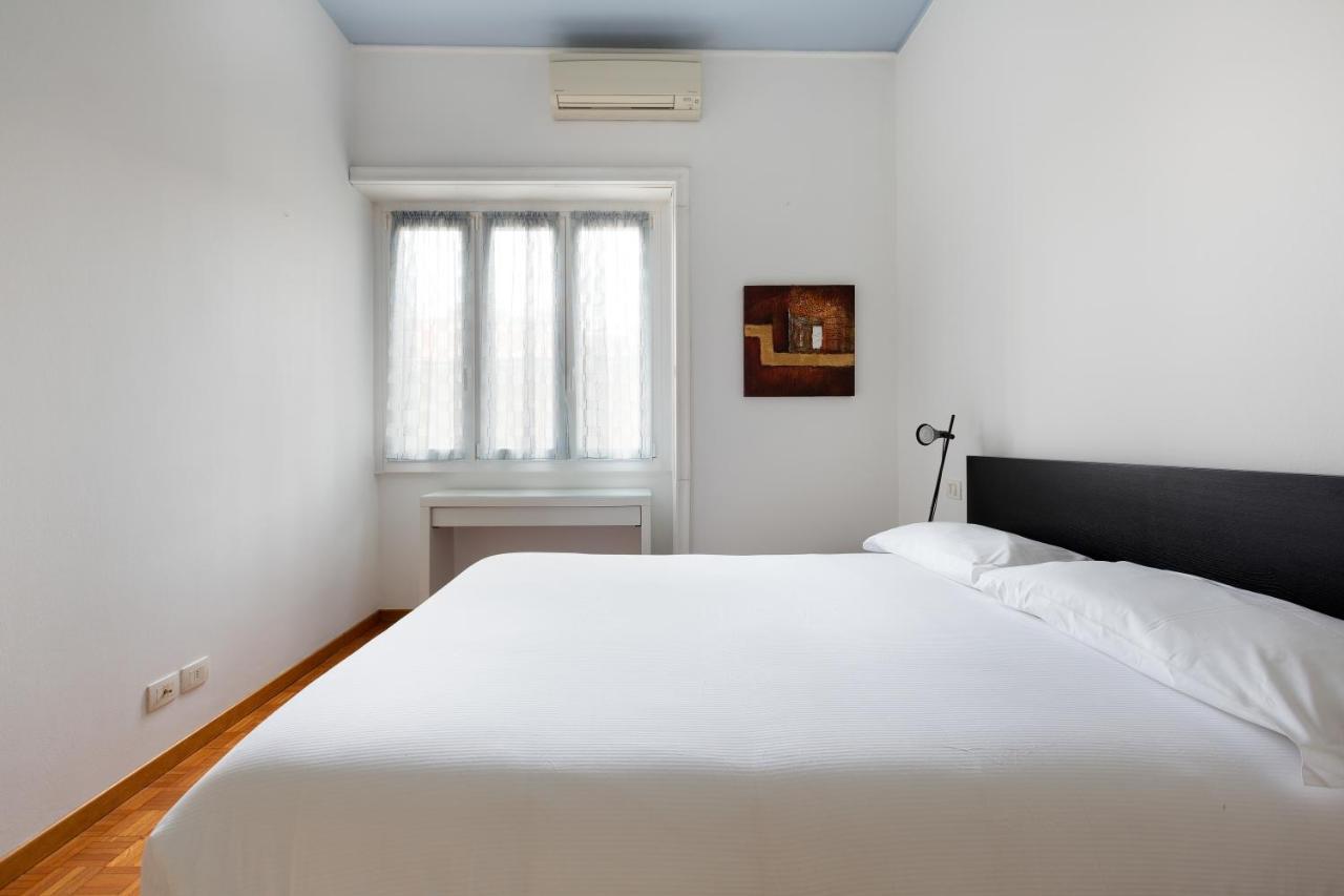 Appartement Cozy Apt With Balcony - Mm2 Sant'Agostino à Milan Extérieur photo